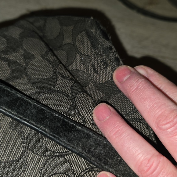 2 Coach Black and Cream Designer Tote Bag - Picture 11 of 13